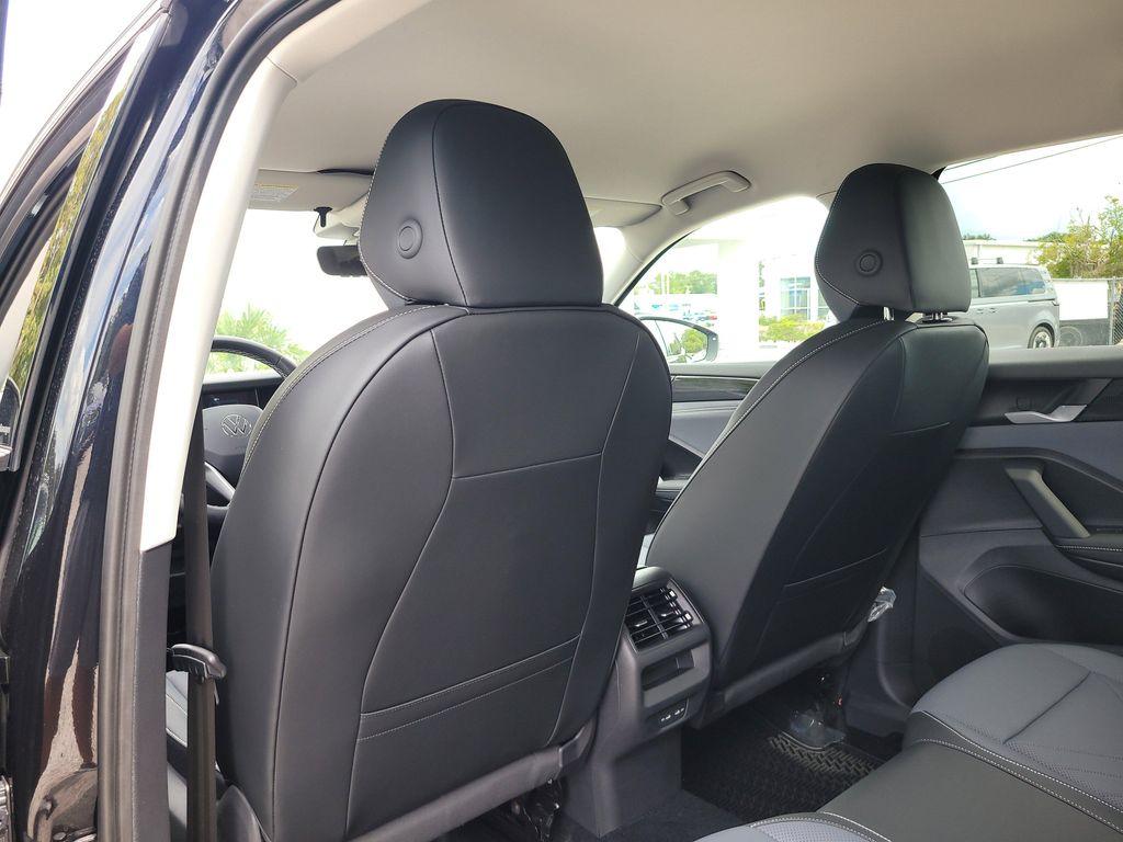 new 2025 Volkswagen Tiguan car, priced at $32,429