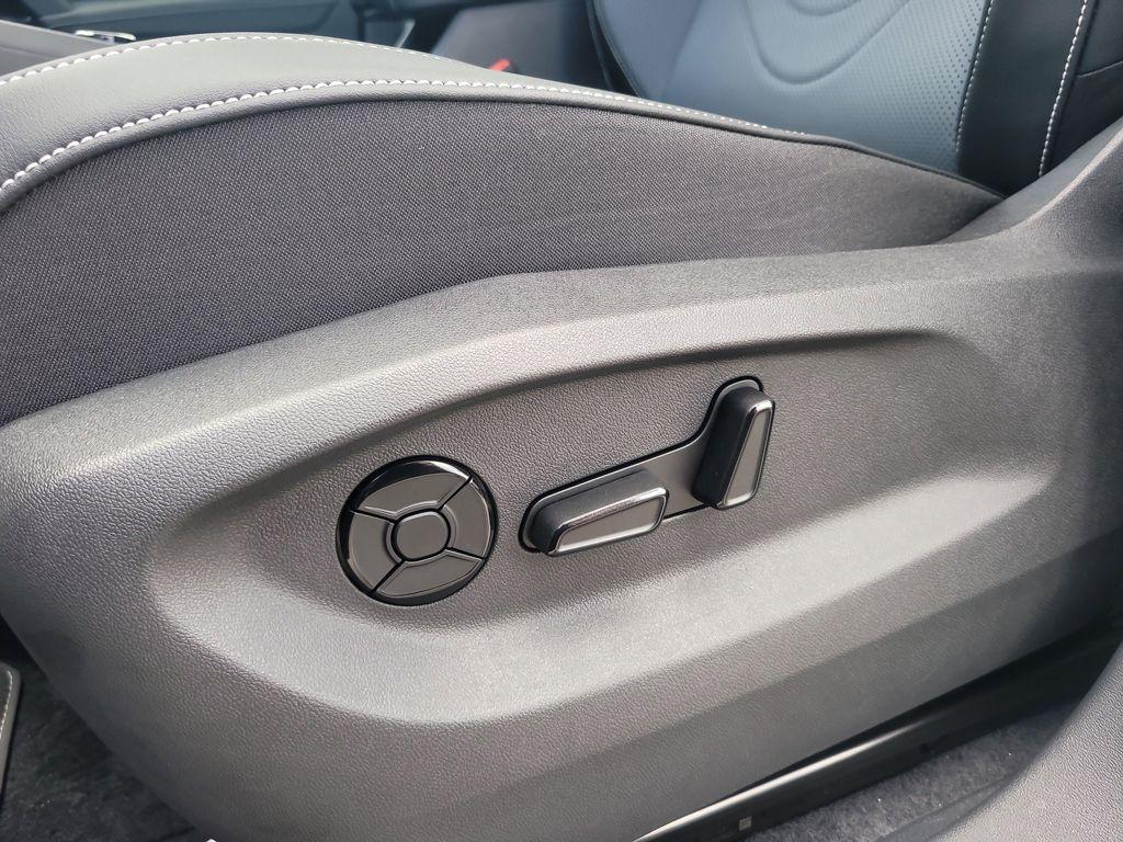 new 2025 Volkswagen Tiguan car, priced at $31,029