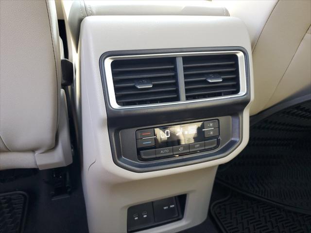 new 2025 Volkswagen Atlas car, priced at $43,476