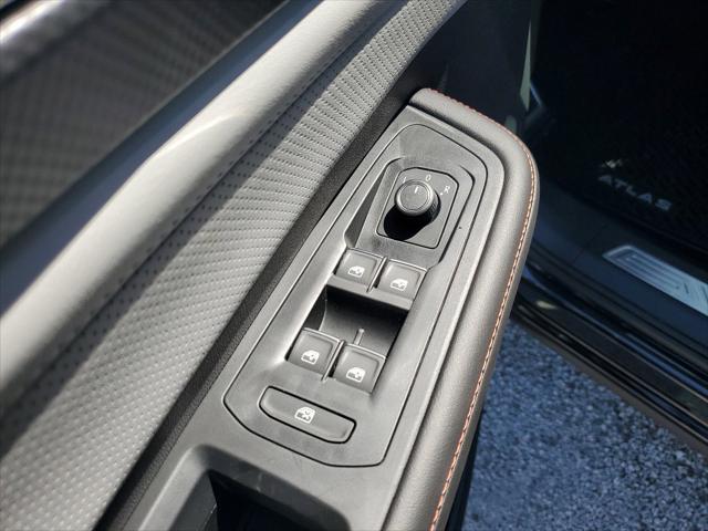 new 2025 Volkswagen Atlas car, priced at $45,443