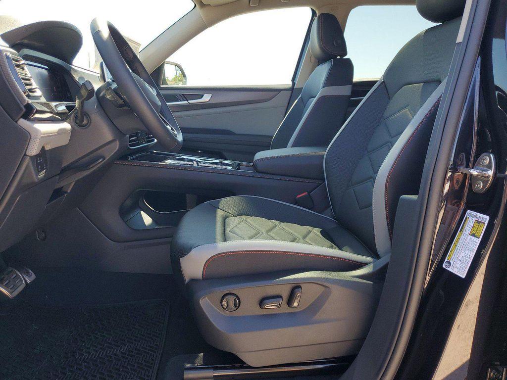 new 2025 Volkswagen Atlas car, priced at $42,193