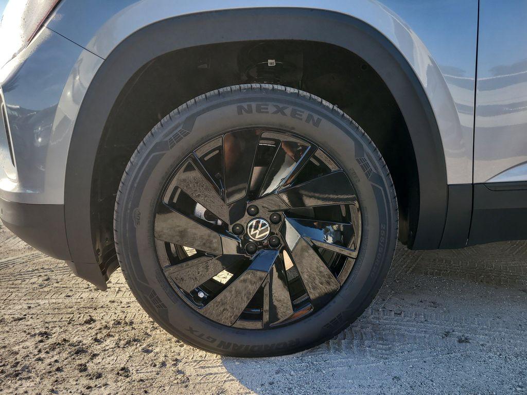 new 2026 Volkswagen Atlas car, priced at $46,610