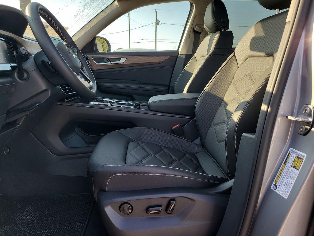 new 2026 Volkswagen Atlas car, priced at $46,610