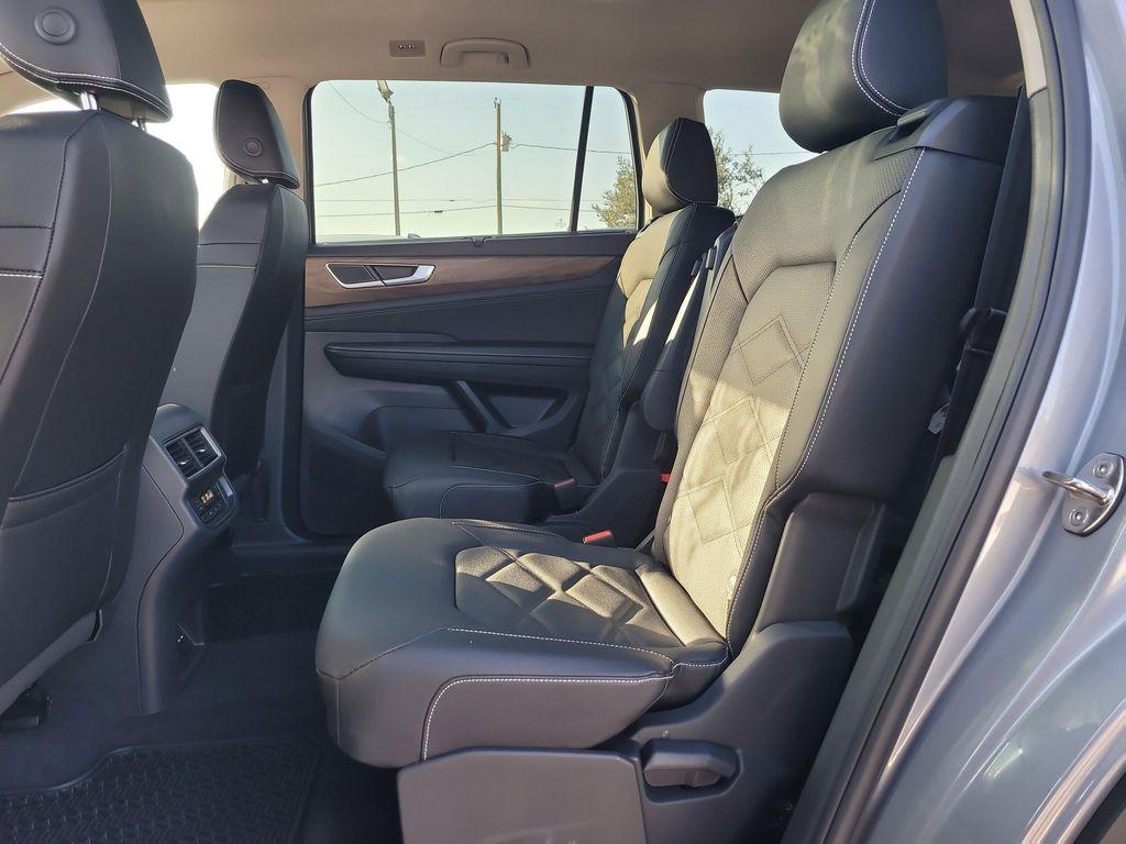 new 2026 Volkswagen Atlas car, priced at $46,610