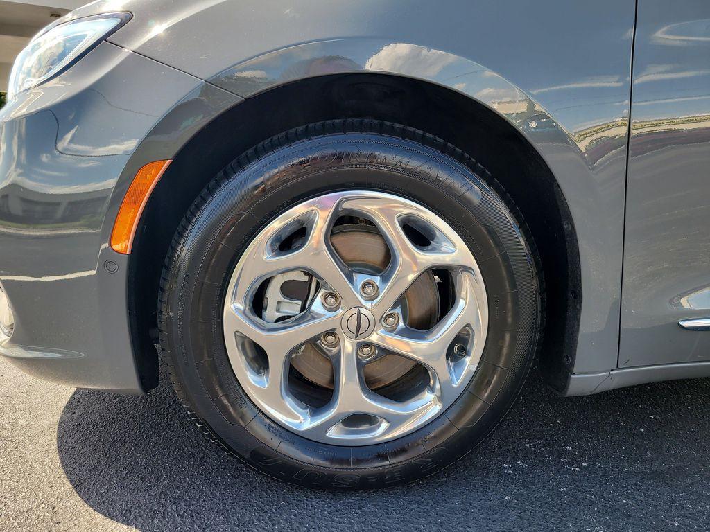 used 2022 Chrysler Pacifica car, priced at $23,951