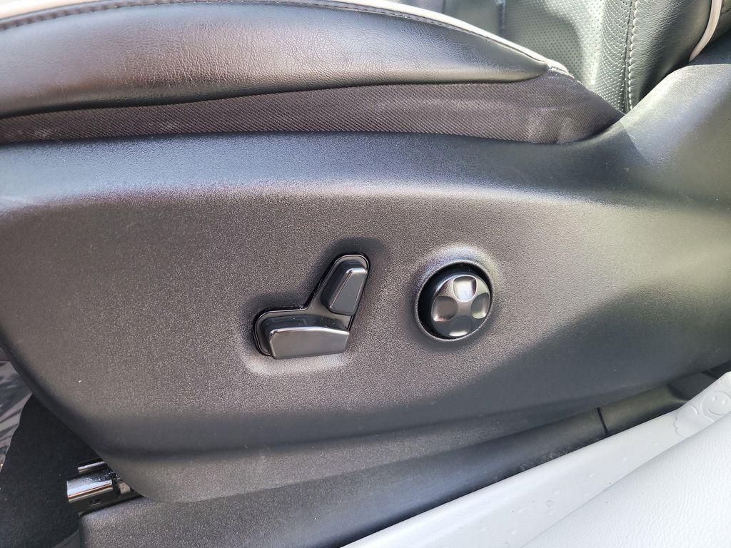 used 2022 Chrysler Pacifica car, priced at $23,951