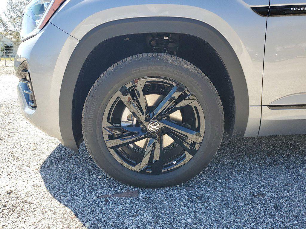 new 2025 Volkswagen Atlas Cross Sport car, priced at $46,036