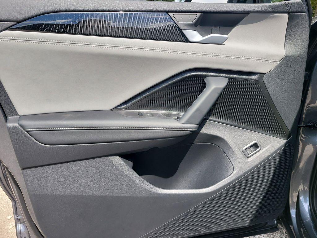 new 2025 Volkswagen Tiguan car, priced at $31,861