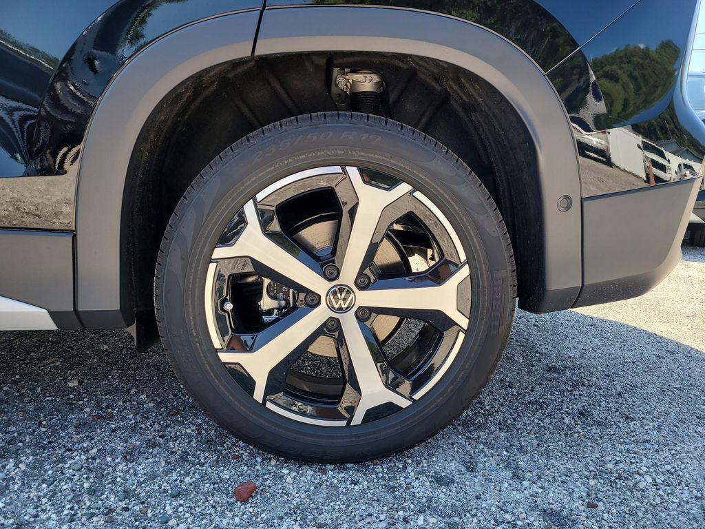 new 2025 Volkswagen Tiguan car, priced at $31,861
