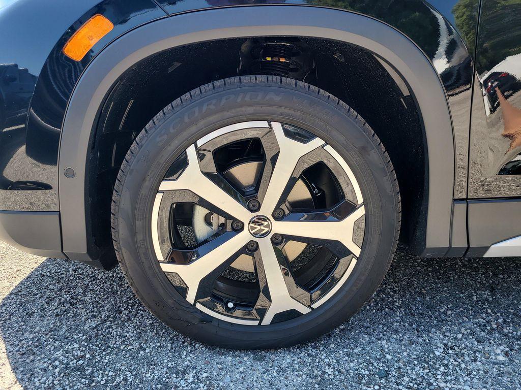 new 2025 Volkswagen Tiguan car, priced at $31,861