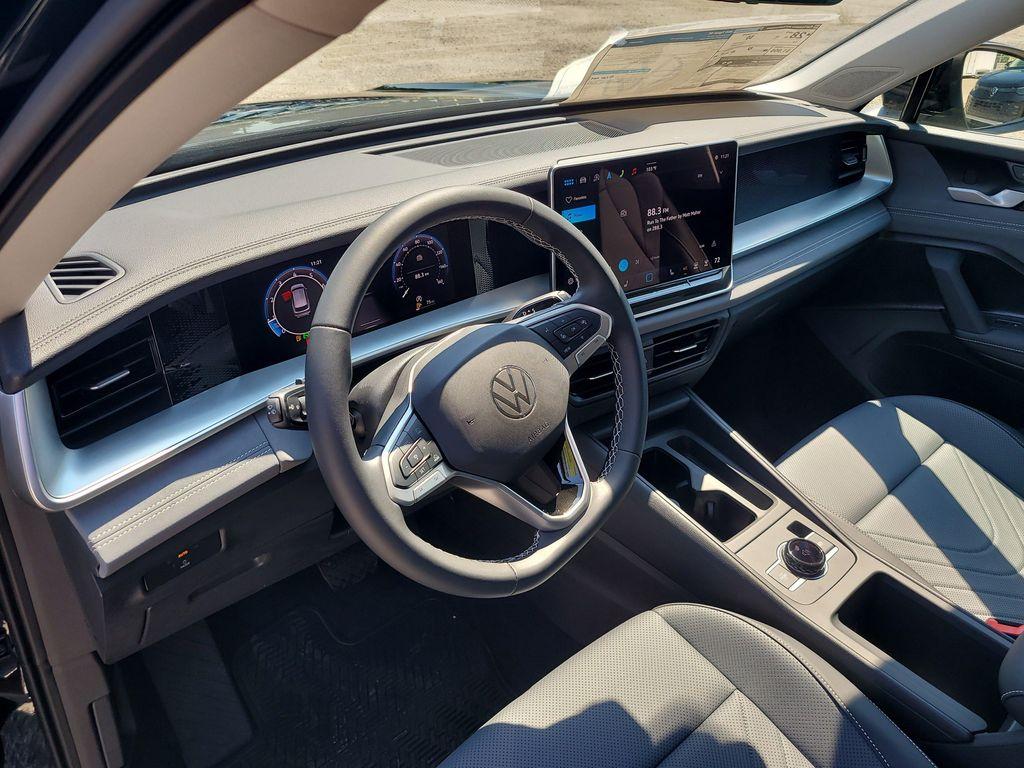 new 2025 Volkswagen Tiguan car, priced at $31,861