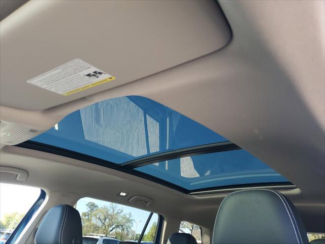 new 2025 Volkswagen Atlas car, priced at $46,801