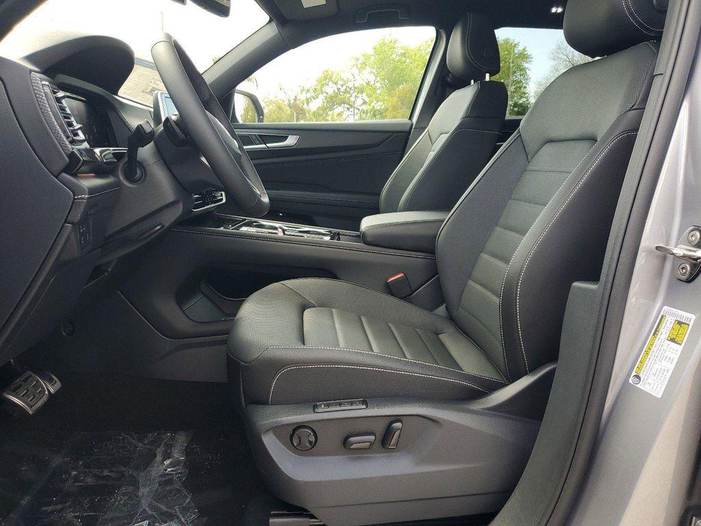 new 2025 Volkswagen Atlas Cross Sport car, priced at $45,036