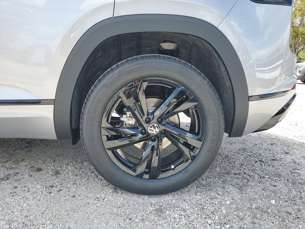new 2025 Volkswagen Atlas Cross Sport car, priced at $45,036