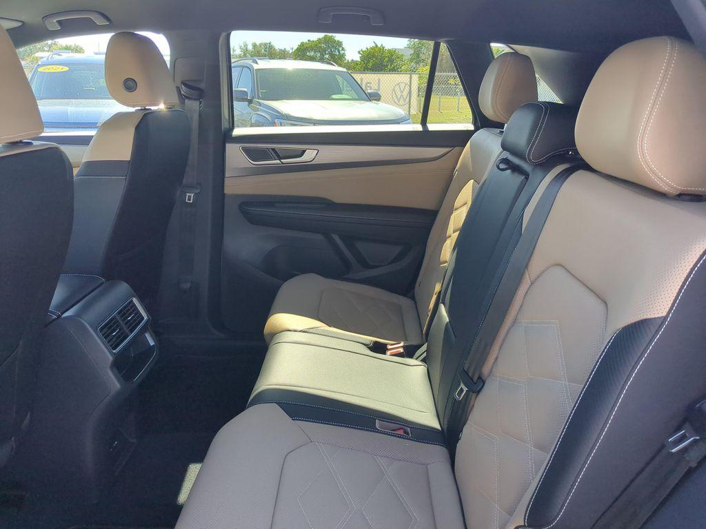 new 2026 Volkswagen Atlas Cross Sport car, priced at $39,071