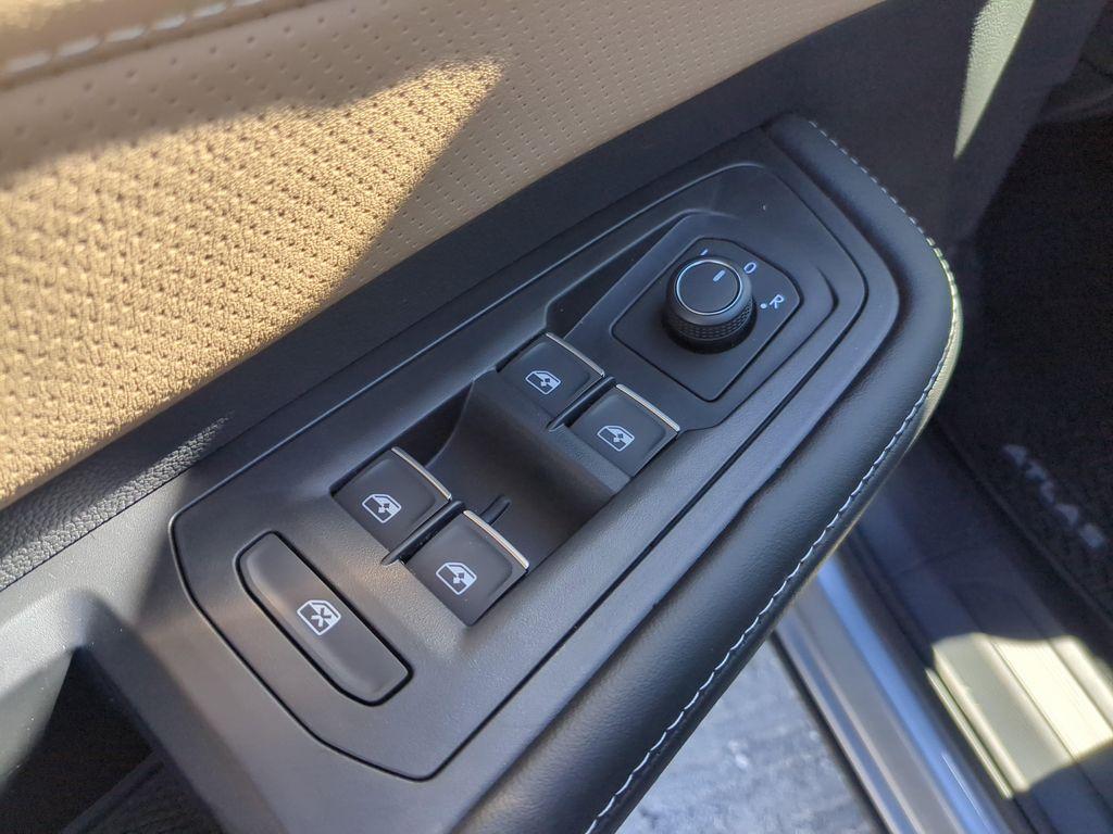 new 2026 Volkswagen Atlas Cross Sport car, priced at $39,071