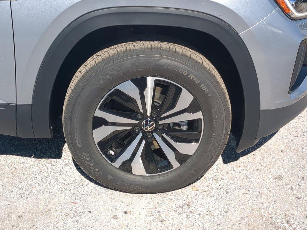 new 2026 Volkswagen Atlas Cross Sport car, priced at $39,071