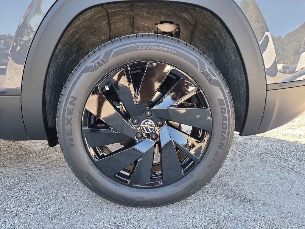 new 2026 Volkswagen Atlas Cross Sport car, priced at $45,660