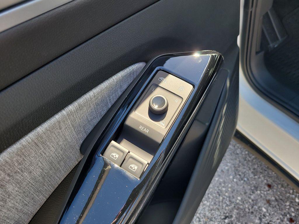 new 2025 Volkswagen ID.4 car, priced at $40,730