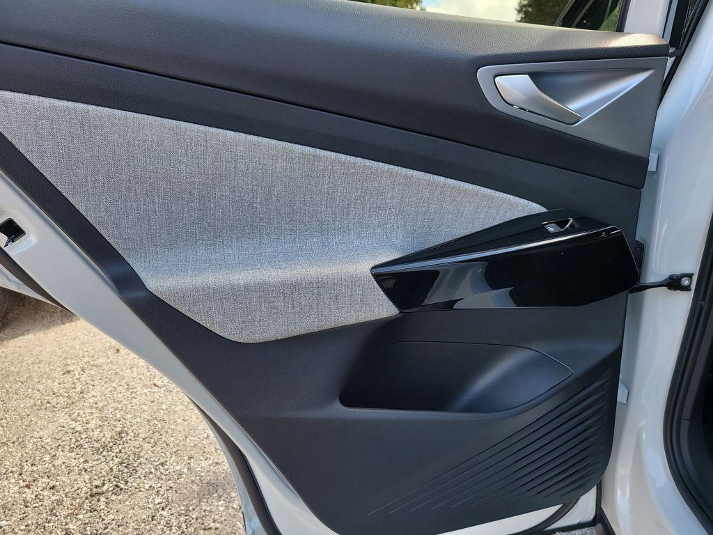 new 2025 Volkswagen ID.4 car, priced at $40,730