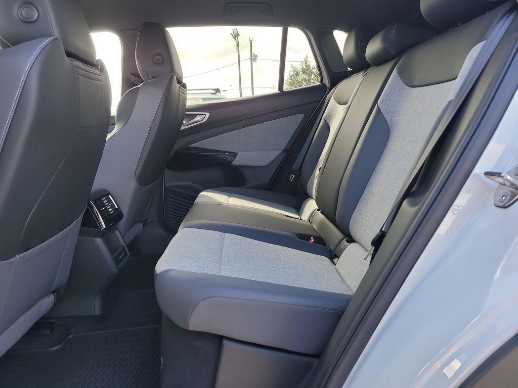 new 2025 Volkswagen ID.4 car, priced at $40,730