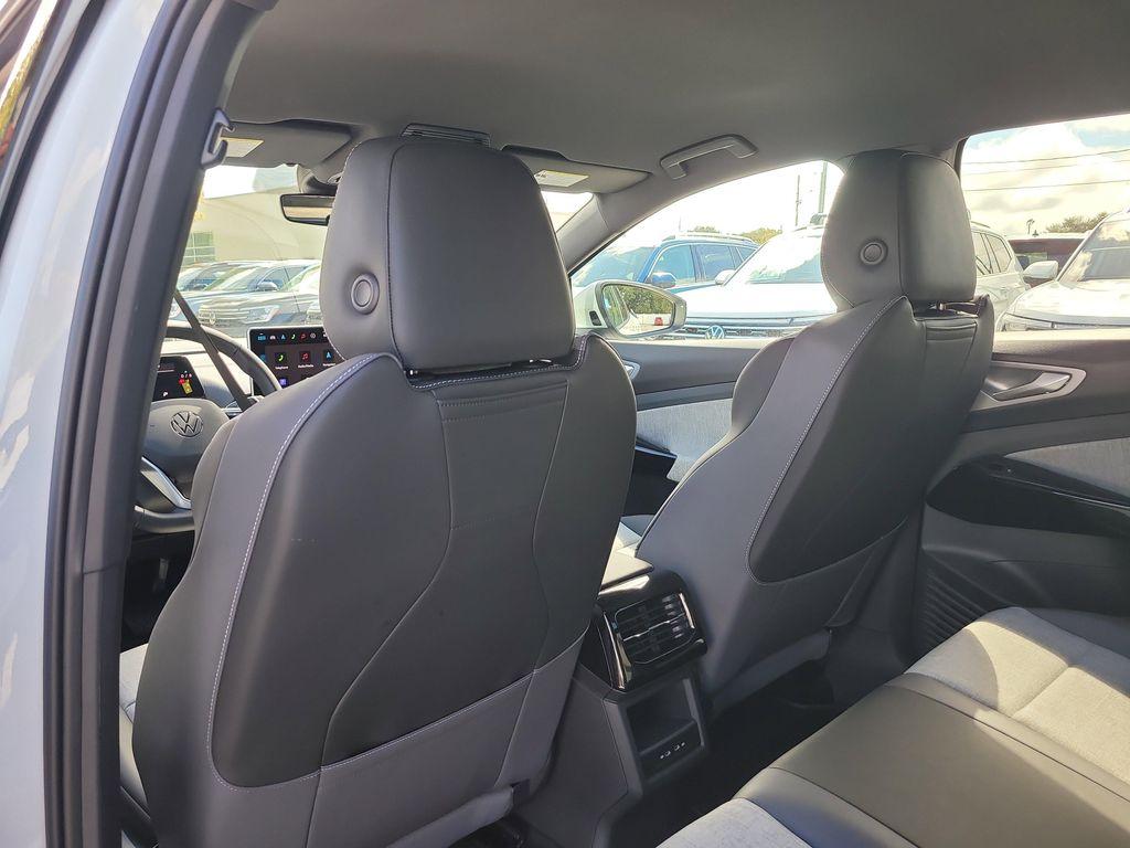 new 2025 Volkswagen ID.4 car, priced at $40,730