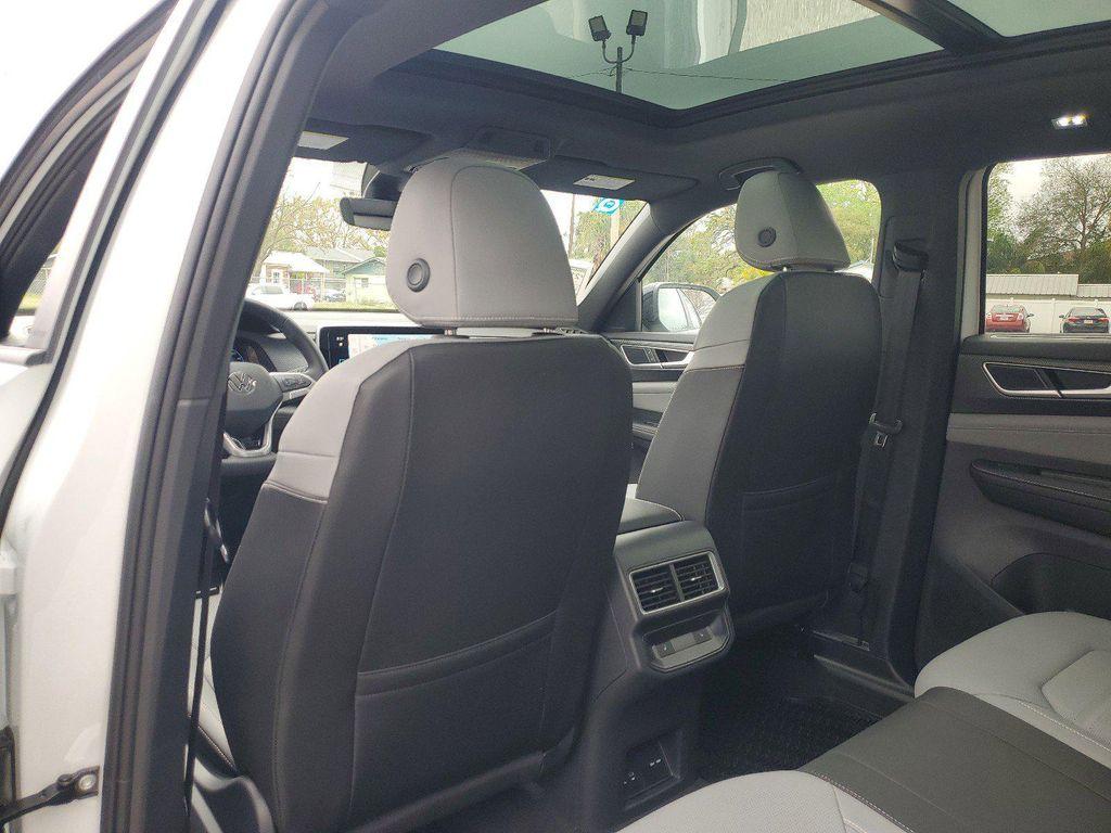 new 2025 Volkswagen Atlas Cross Sport car, priced at $45,674