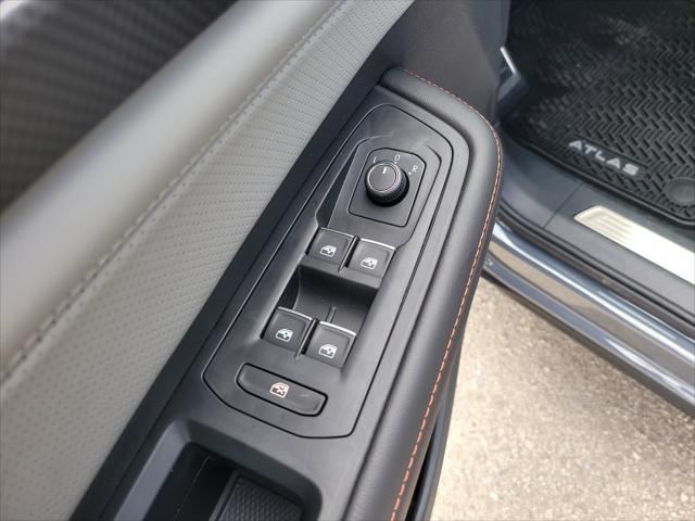 new 2025 Volkswagen Atlas car, priced at $47,931