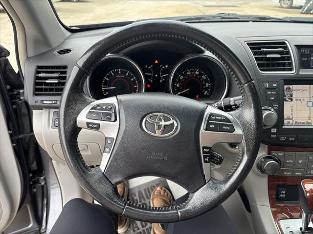 used 2012 Toyota Highlander car, priced at $10,995