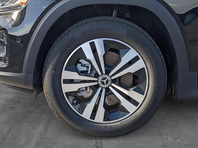 new 2025 Mercedes-Benz GLB 250 car, priced at $47,915