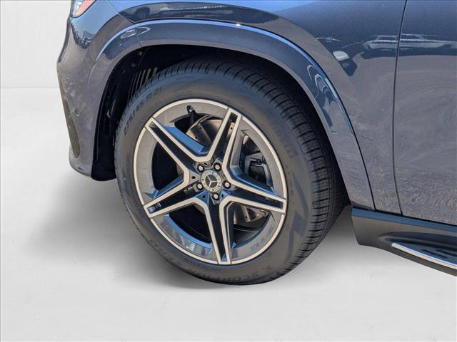 new 2025 Mercedes-Benz GLS 450 car, priced at $97,990