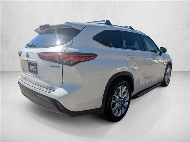 used 2021 Toyota Highlander Hybrid car, priced at $35,081