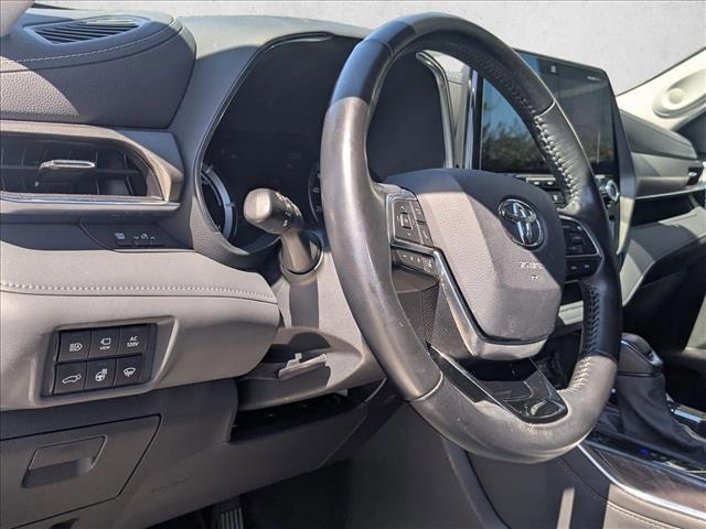 used 2021 Toyota Highlander Hybrid car, priced at $35,081