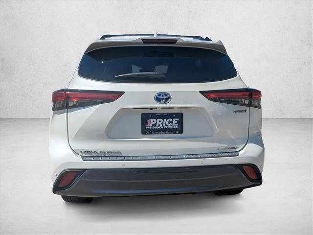 used 2021 Toyota Highlander Hybrid car, priced at $35,081