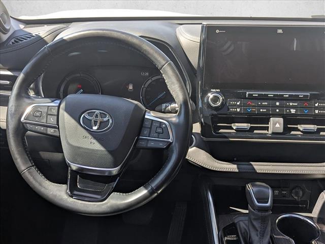 used 2021 Toyota Highlander Hybrid car, priced at $35,081