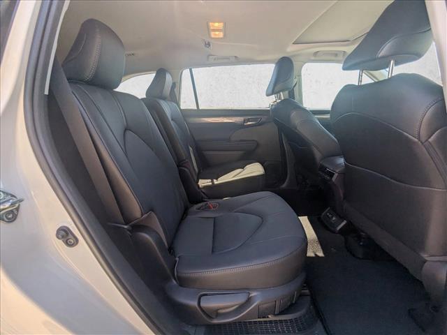 used 2021 Toyota Highlander Hybrid car, priced at $35,081