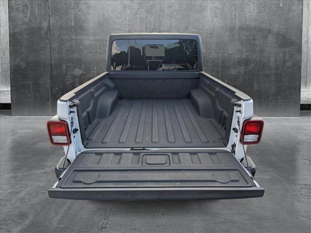 used 2022 Jeep Gladiator car, priced at $27,981