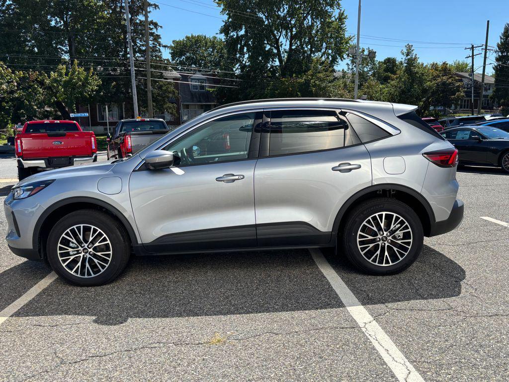 new 2024 Ford Escape PHEV car, priced at $31,995