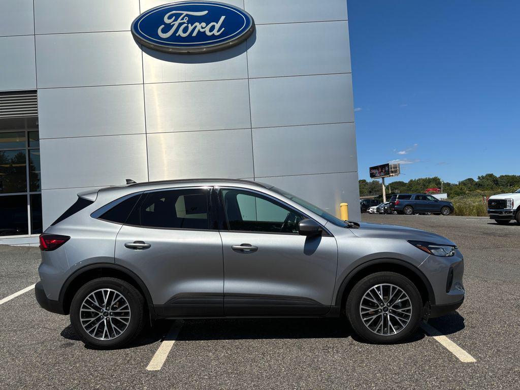 new 2024 Ford Escape PHEV car, priced at $31,995