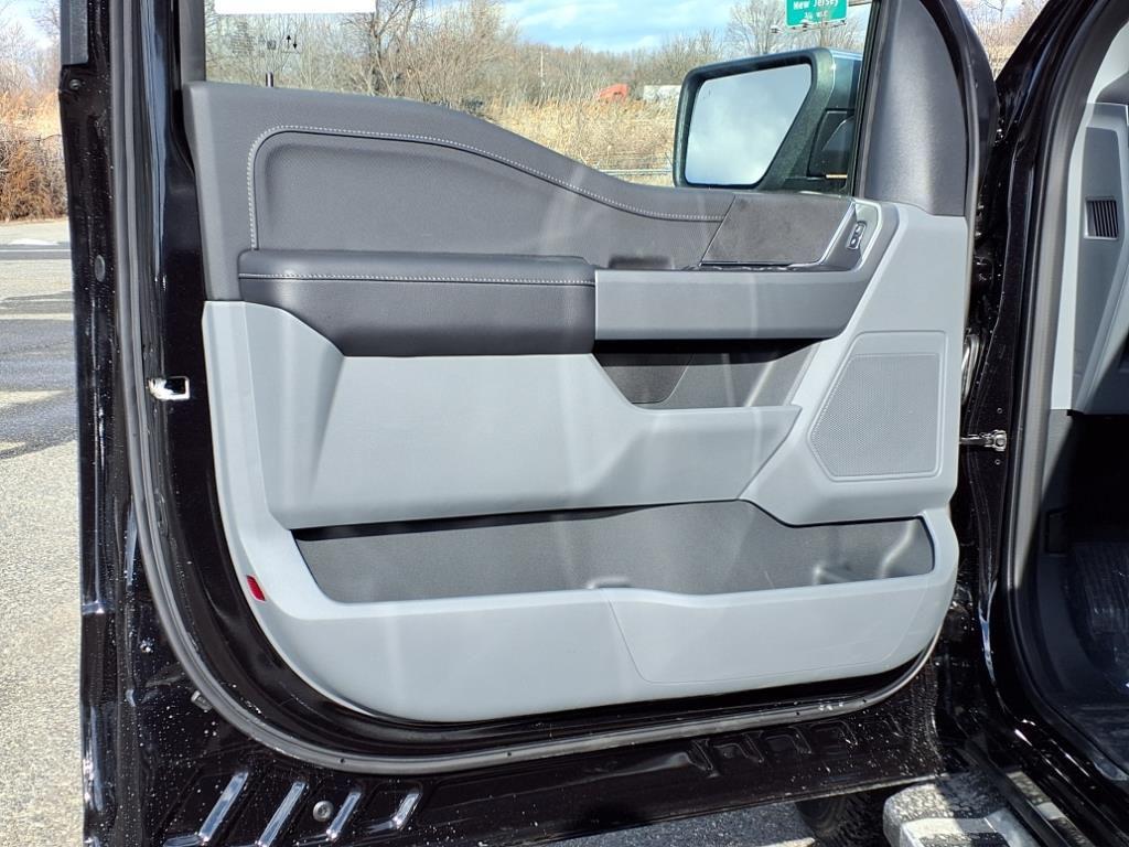 new 2025 Ford F-150 car, priced at $54,021