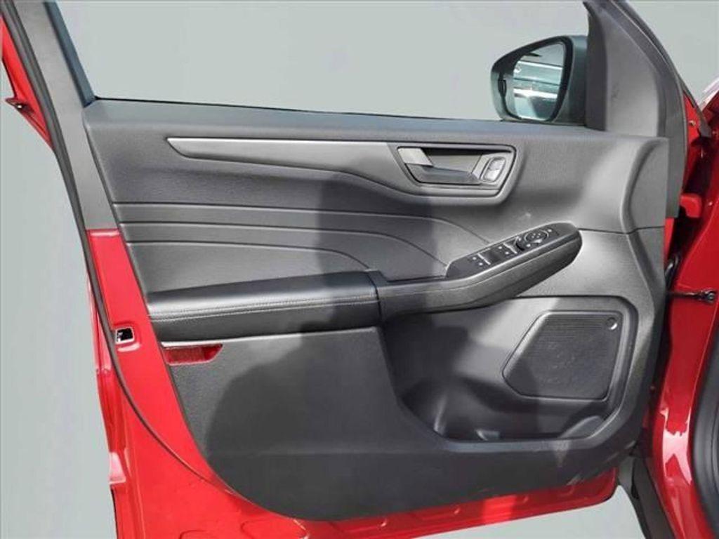 used 2025 Ford Escape car, priced at $29,000