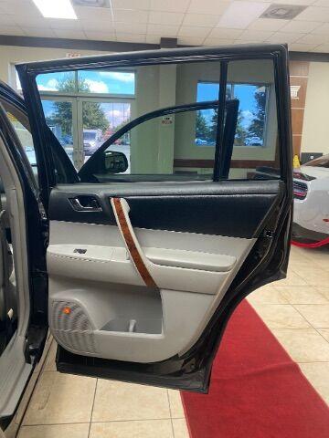 used 2012 Toyota Highlander car, priced at $11,995