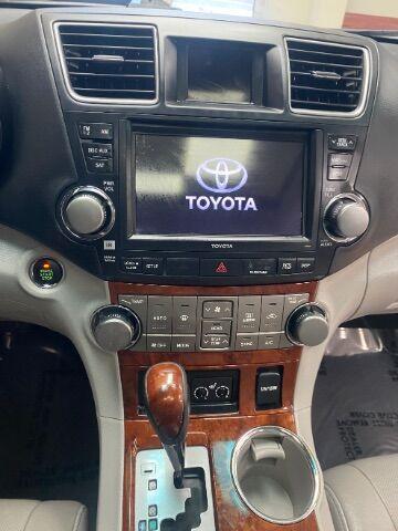 used 2012 Toyota Highlander car, priced at $11,995