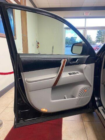 used 2012 Toyota Highlander car, priced at $11,995