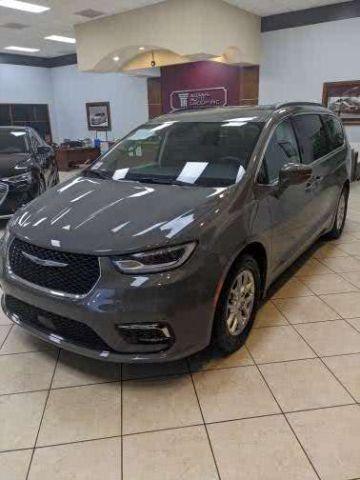 used 2022 Chrysler Pacifica car, priced at $21,800