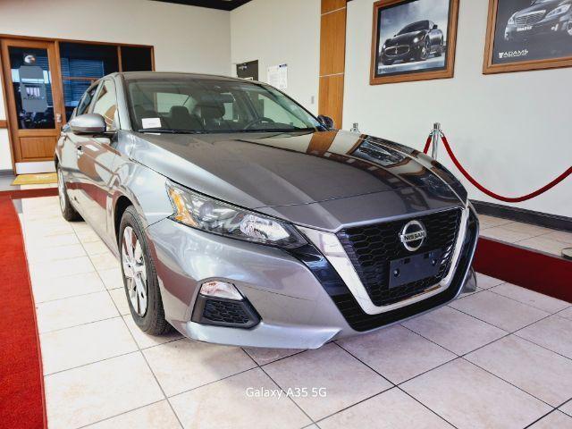 used 2022 Nissan Altima car, priced at $15,500