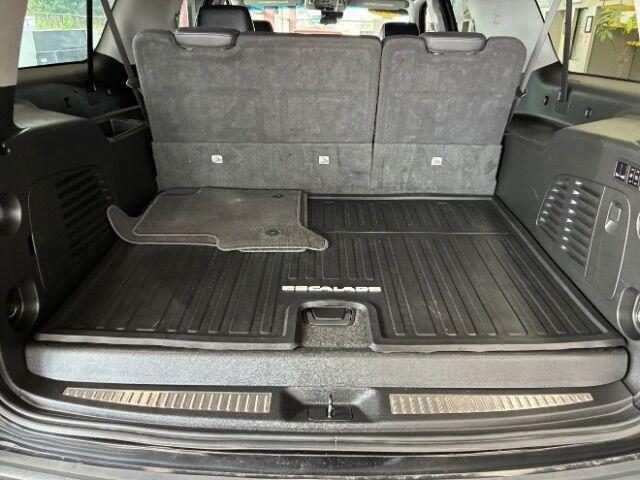 used 2020 Cadillac Escalade ESV car, priced at $31,900