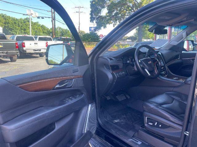 used 2020 Cadillac Escalade ESV car, priced at $34,900