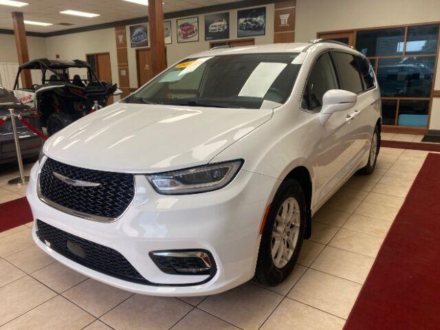 used 2021 Chrysler Pacifica car, priced at $18,500
