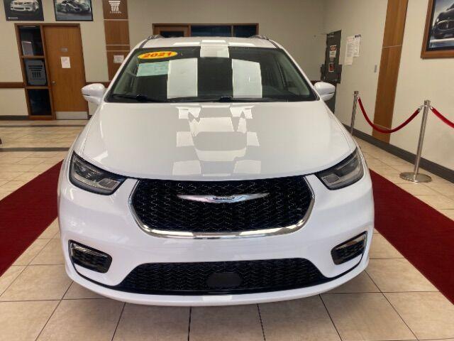 used 2021 Chrysler Pacifica car, priced at $18,500
